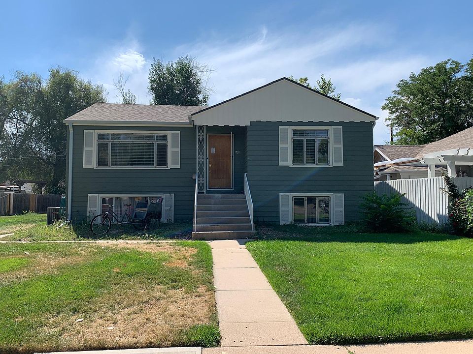 This quaint 1950 home sits on an oversized lot and is divided into two apartments, each with a separate entrance. The first floor apartment at 2211 S. Gilpin has been beautifully redone and is just steps from DU and every convenience you might need. Free