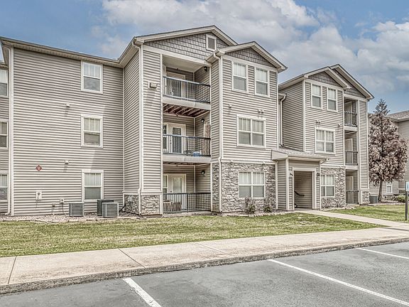 3rd image of 6 Willow Creek Ln #2305