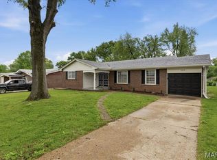 3650 Estates Dr, Florissant, MO 63033