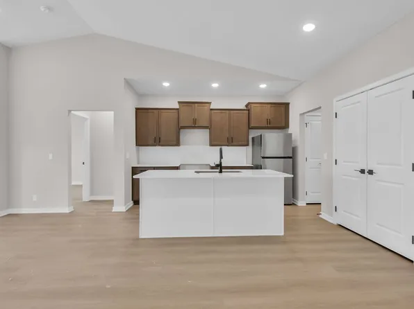 11020 S 97th St, Papillion, NE 68046