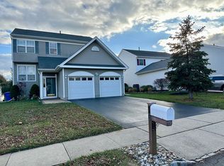 16 Manley Rd, Pennington, NJ 08534