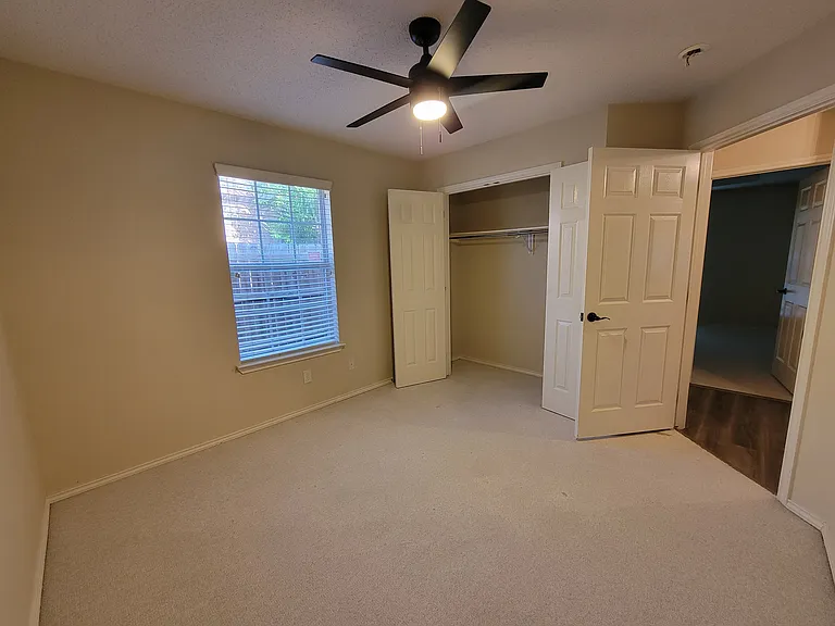 2704 Amherst Ave — Photo 29