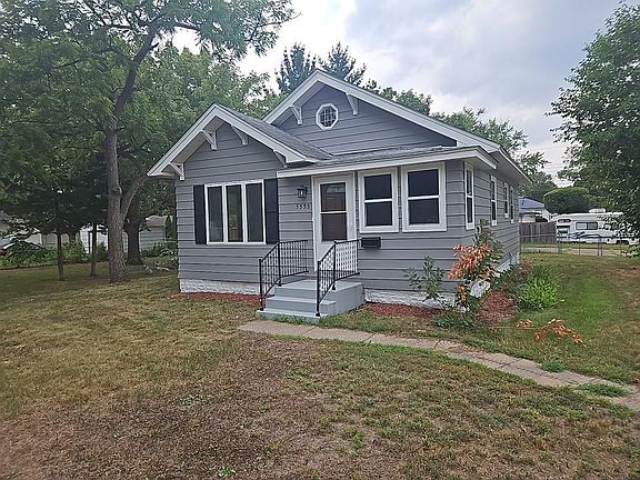 3rd image of 5553 Emerson Ave N