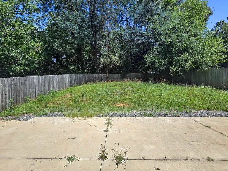 621 Northway Dr — Photo 13