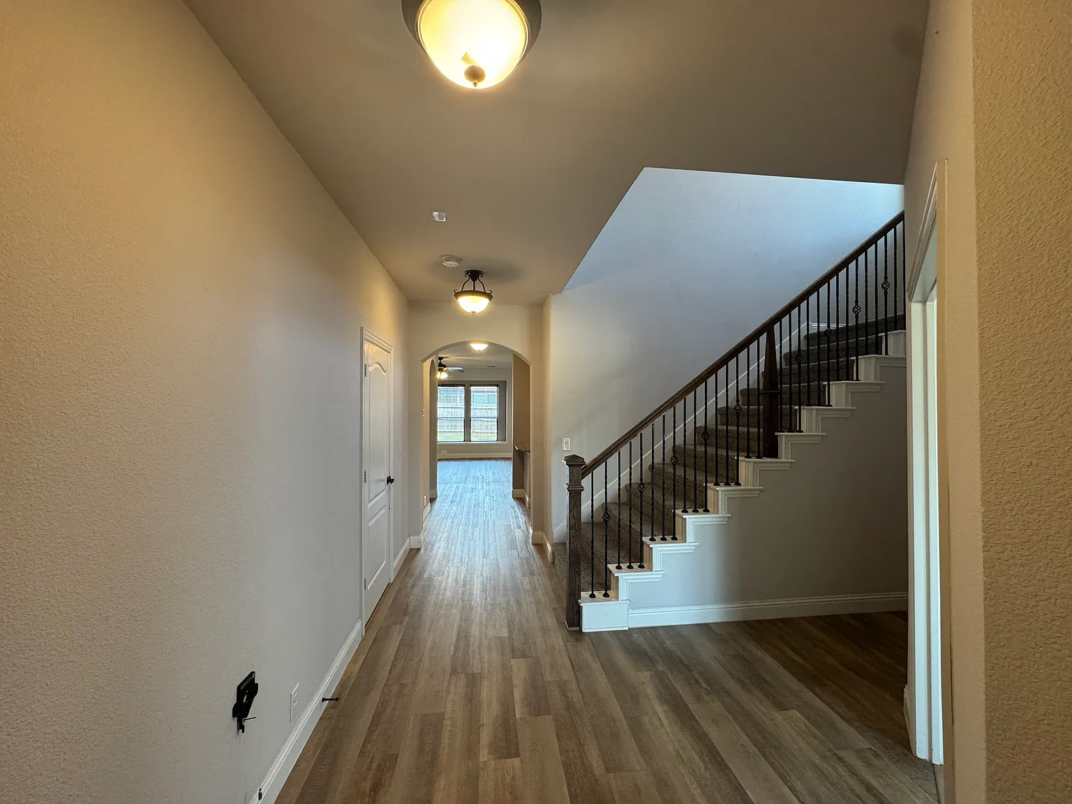 4 bed, 2856 sqft, $2,850 — Photo 4