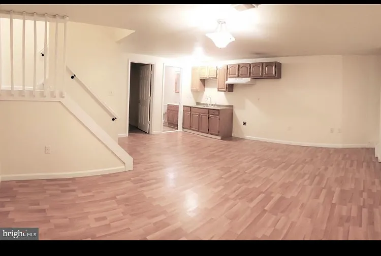147 Larchwood Ct — Photo 6