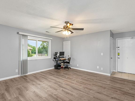 4th image of 4213 62nd St APT 6