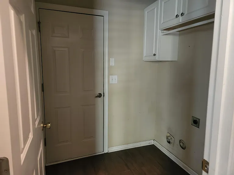 2350 Kirkstone Dr — Photo 9