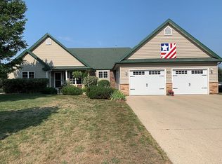 805 Hills Ave, Jackson, MN 56143