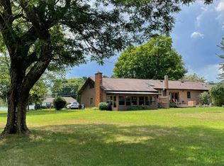 2A Greenlea Dr, Clifton Park, NY 12065