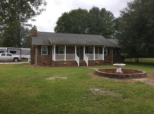 5696 Baxter Durrence Rd, Glennville, GA 30427