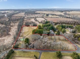 244 Woodfern Rd, Neshanic Station, NJ 08853