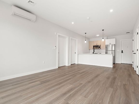 5th image of 10 Somerset Ave #306