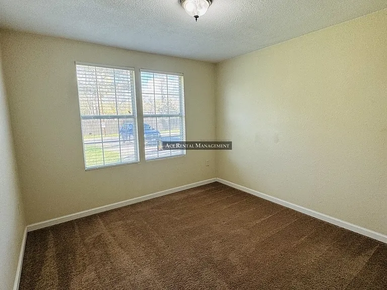 9865 Vernall Ln — Photo 7