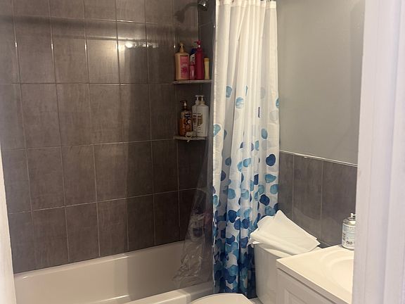 4th image of 7952 Langdon St Floor 1