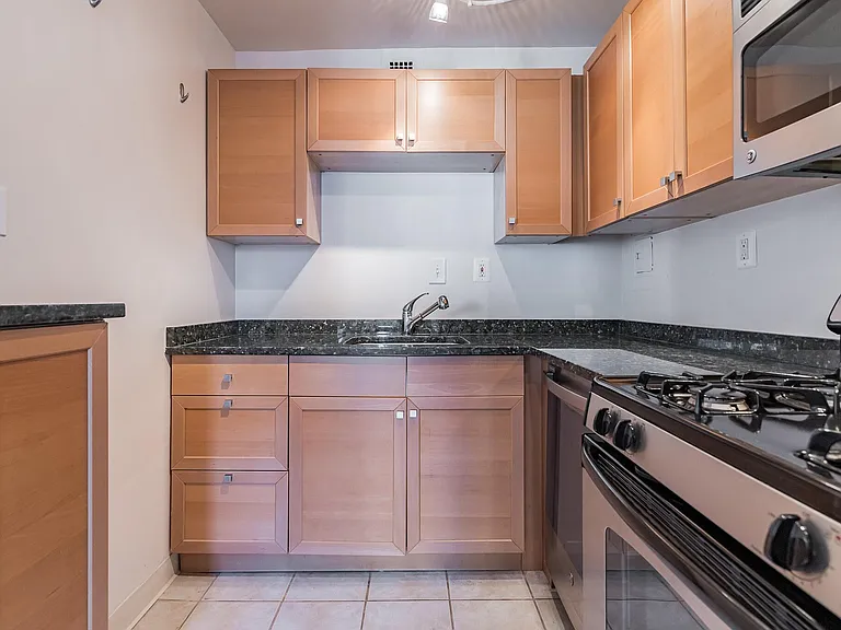 522 21st St NW #708 — Photo 11