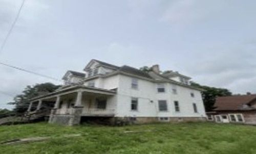 4th image of 16-18 N Green Ave