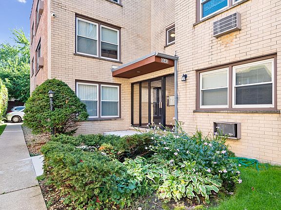 2nd image of 6645 N California Ave #102