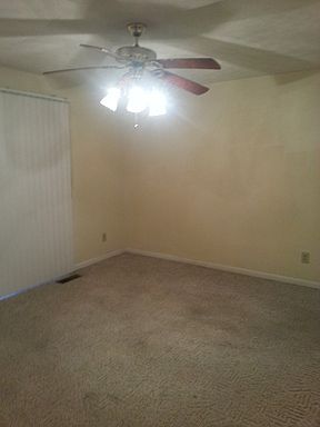 4th image of 5151 Kingsford Dr