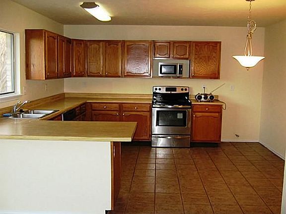 3rd image of 3204 Woodlark Dr