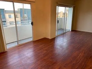 1427 S Saltair Ave #301 — Photo 8