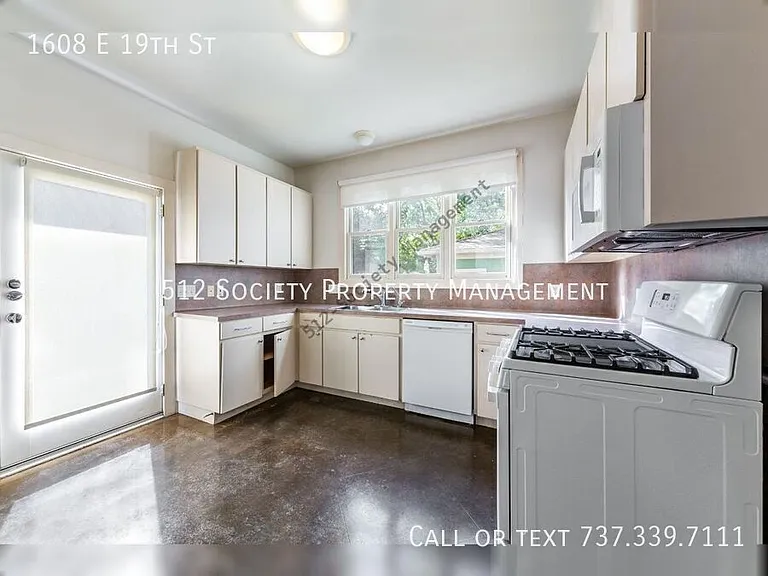 1608 E 19th St — Photo 14