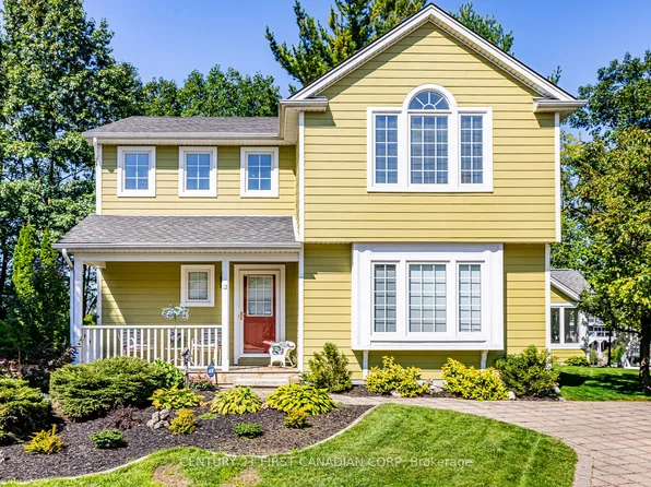 12 Harbour Park Ct, Lambton Shores, ON N0M 1T0