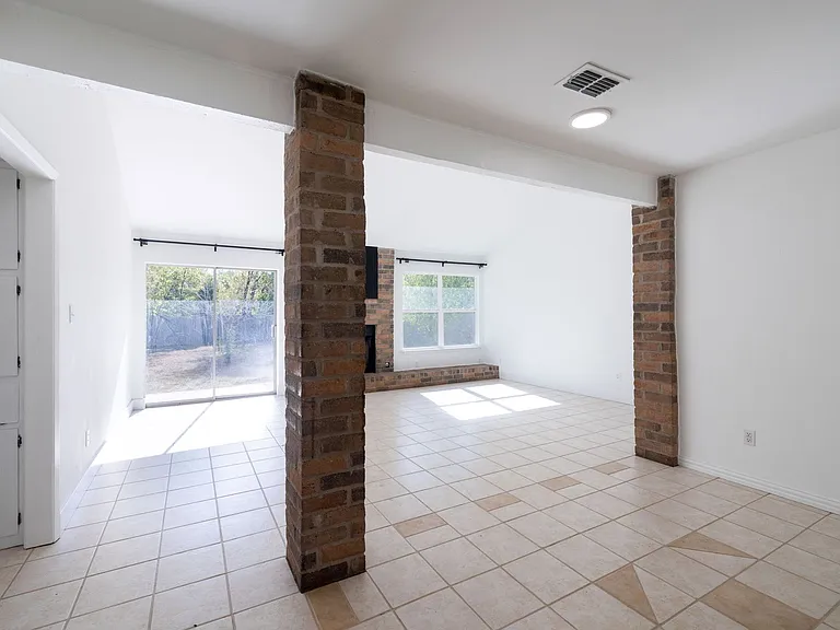 2201 Singletree Ave — Photo 8