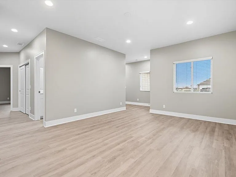 23082 Cayuse St — Photo 7