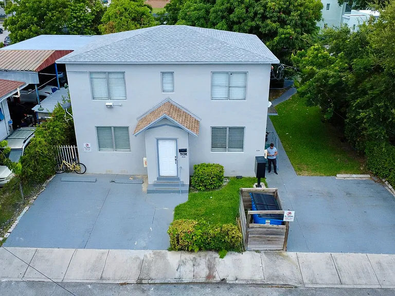 534 SW 6th Ct — Photo 22