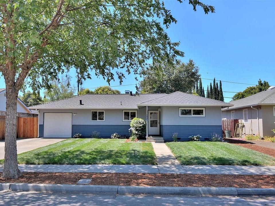 1st image of 1066 W Knickerbocker Dr