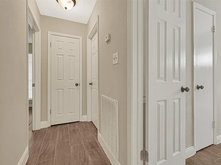 13439 White Cliff Dr — Photo 21