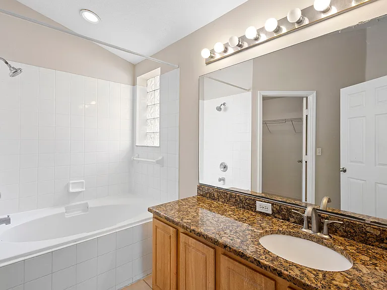 1911 Colonial Woods Blvd — Photo 21