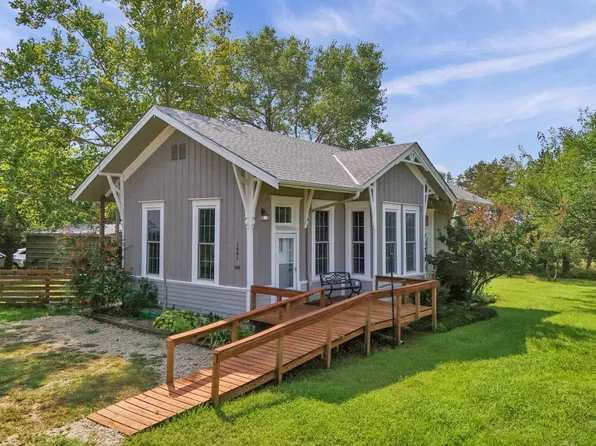 1001 140th, Hillsboro, KS 67063