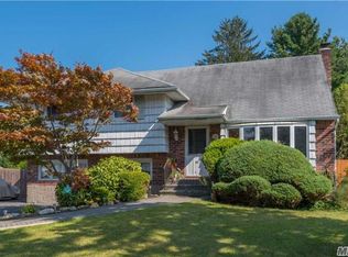35 Fern Dr, Commack, NY 11725