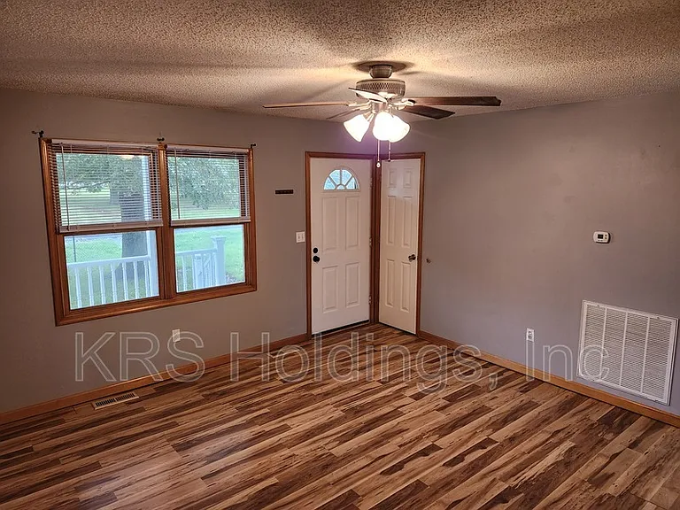 82 Summerfield Dr — Photo 3