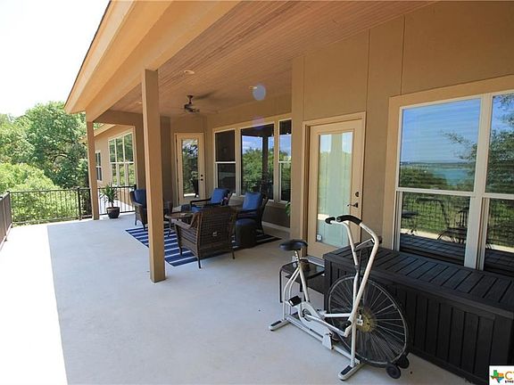5th image of 105 Shores Point Dr