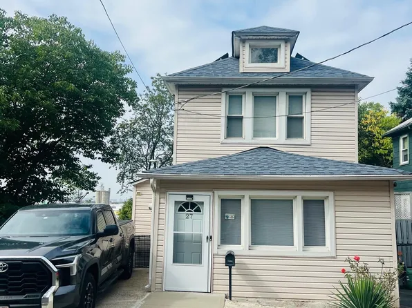 27 Eadie Pl, Staten Island, NY 10301
