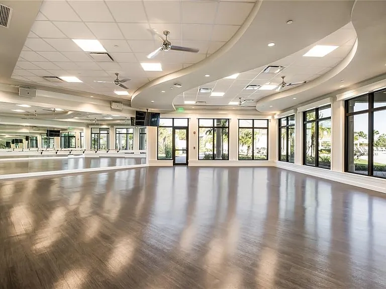 State-of-the-art fitness center_open 24 hours to with Member ID cards.
Onsite Fitness Director and TPI Certified Personal Trainer
Variety of group fitness classes to choose from