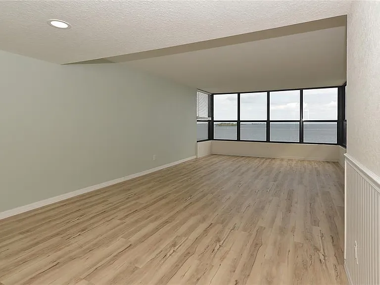 300 Woodette Dr #604 — Photo 14