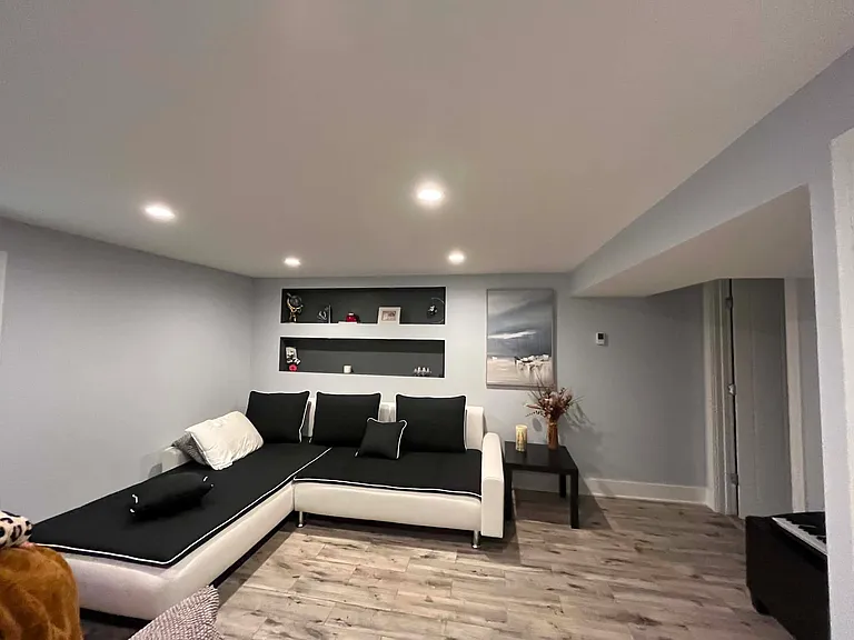 625 S 6th Ave — Photo 11