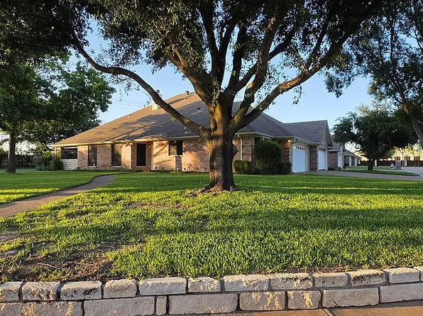 1202 Henard Ln, Granbury, TX 76048