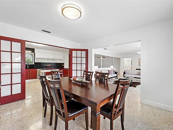 5th image of 940 NE 71st St #940