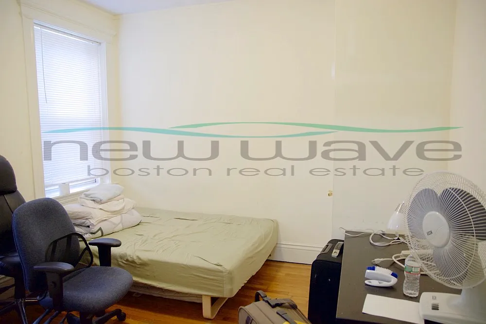 2 bed, 700 sqft, $3,800 — Photo 2