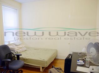 100 Queensberry St APT 6, Boston, MA 02215