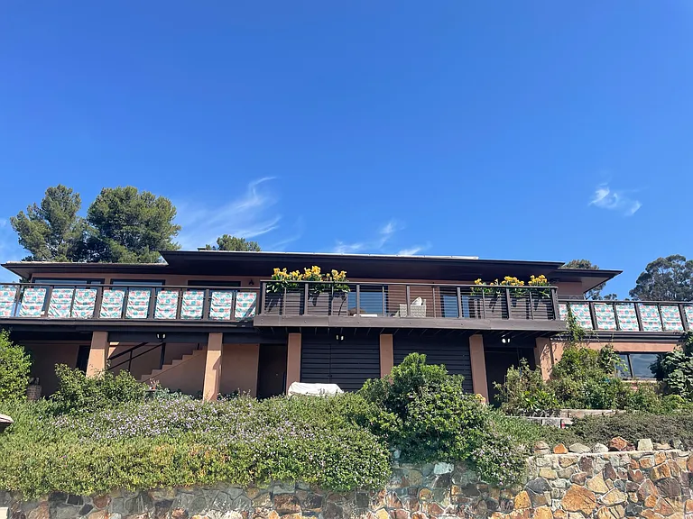 Ridgecrest Dr — Photo 2