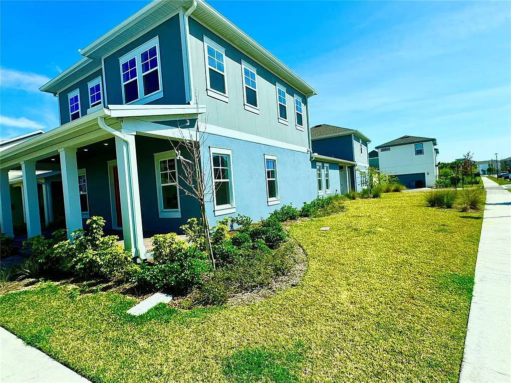 4 bed, 3.0 bath, 2825 sqft, $4,300 — Photo 3