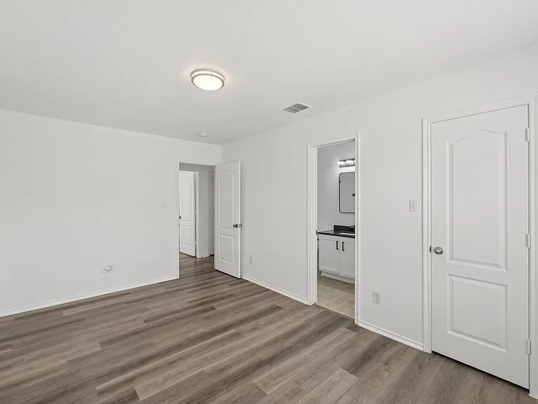5609 Giddyup Ln — Photo 14