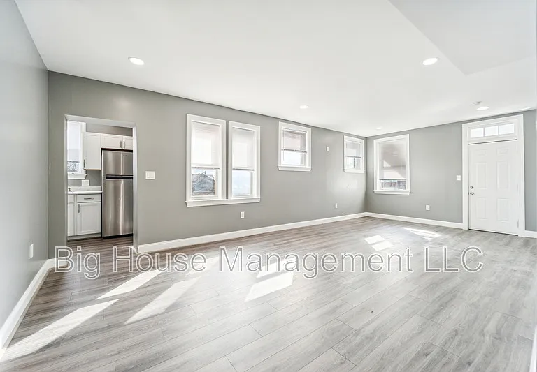 4806 Liberty Heights Ave #4 — Photo 3