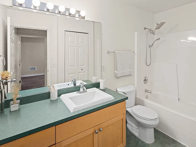 Equinox Apartments — Photo 6